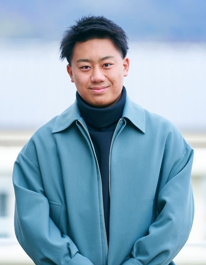 人文学部 歴史文化学科4年生 本馬遼さん