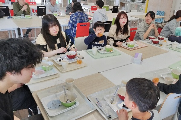 とんがり食堂（子ども食堂）を開催しました【人文学部心理学科】
